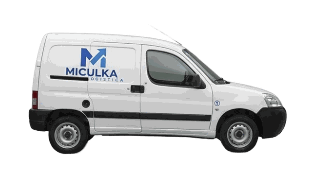 Camioneta Miculka Logística, vista lateral opuesta